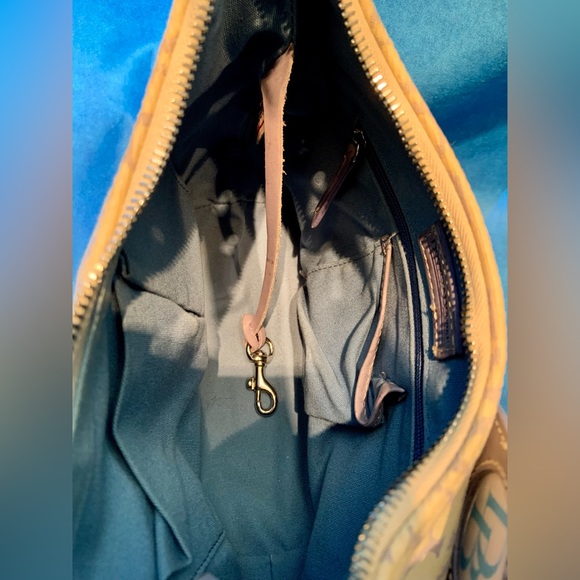 Dooney & Bourke Cream & Lilac Bucket Bag - Picture 13 of 16